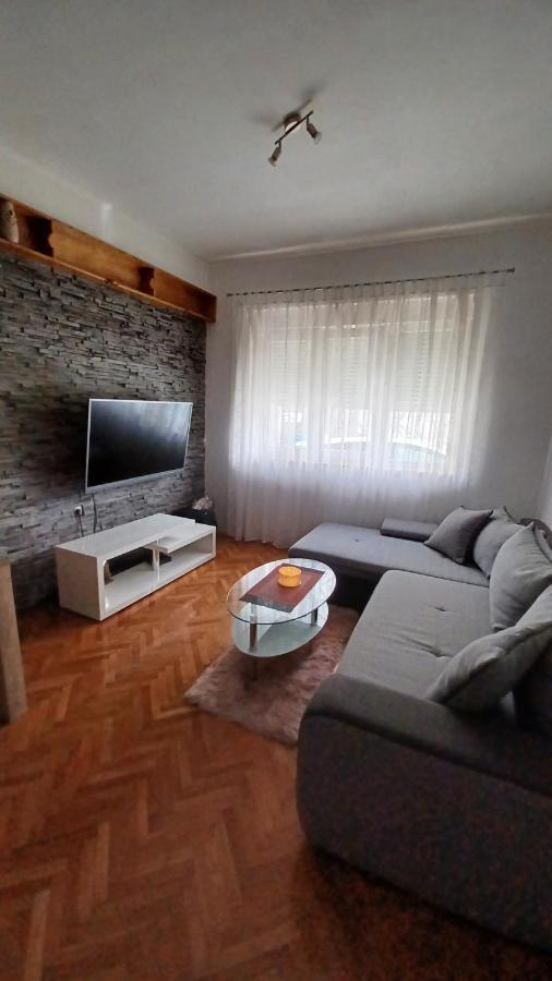 Apartment Apartman Dora